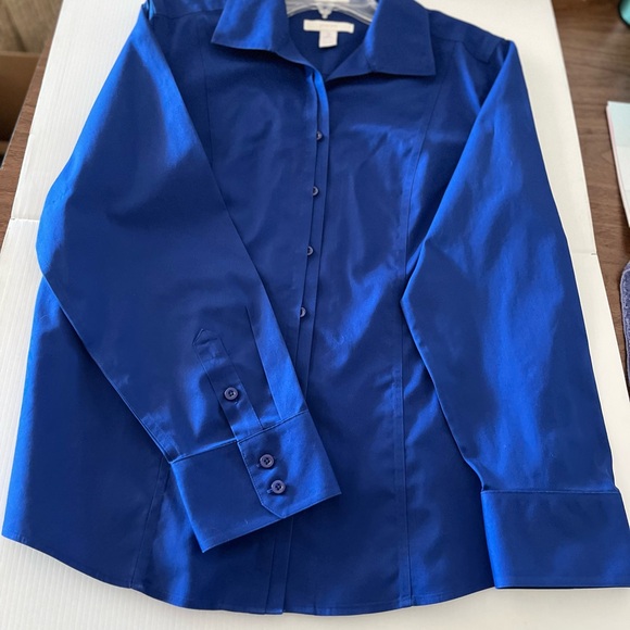 Chico’s No Iron Royal Blue Button Down Long Sleeved Button Cuff Shirt 2 - Picture 2 of 15
